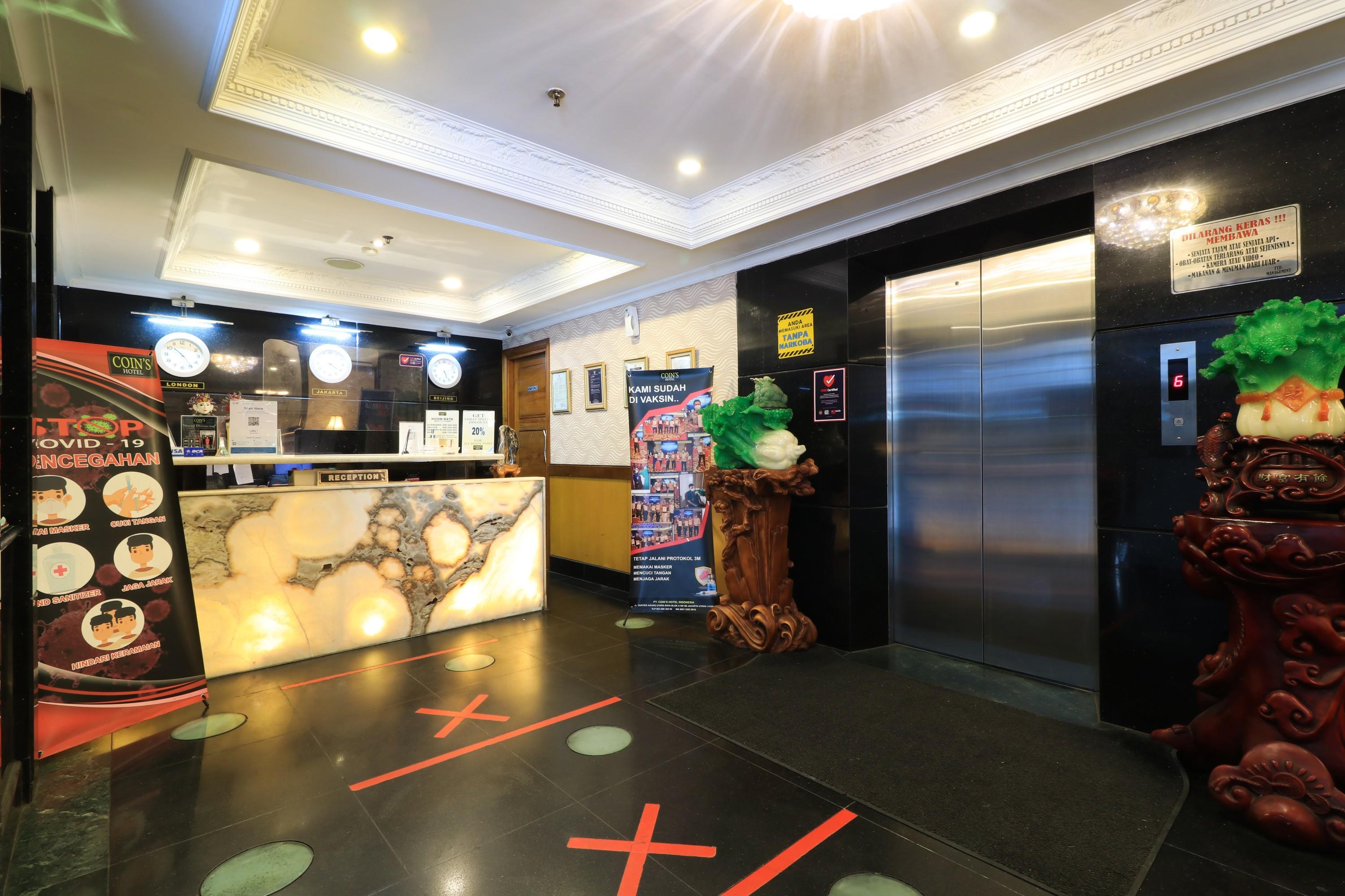 Coins Hotel Джакарта Екстер'єр фото