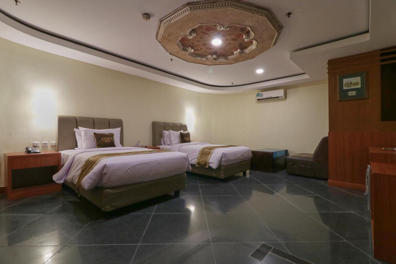 Coins Hotel Джакарта Екстер'єр фото