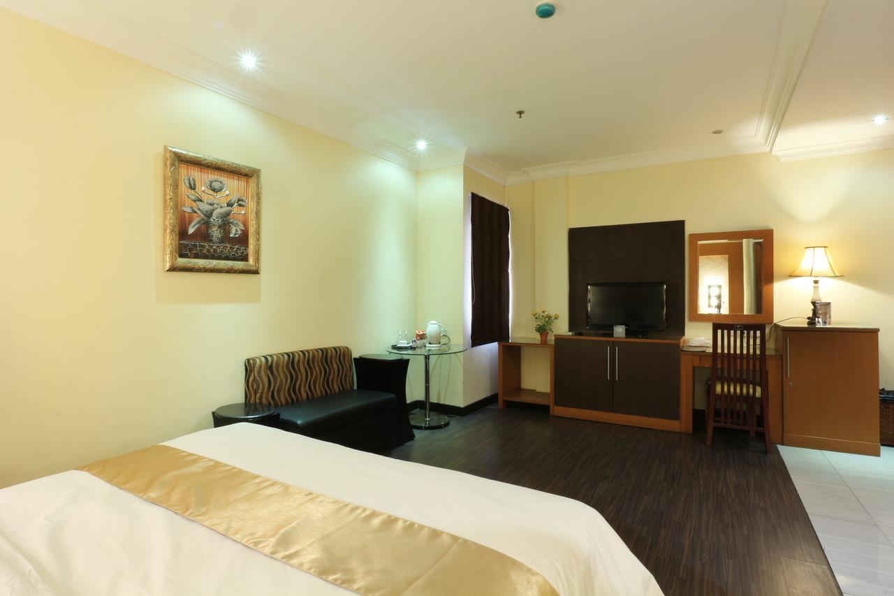 Coins Hotel Джакарта Екстер'єр фото