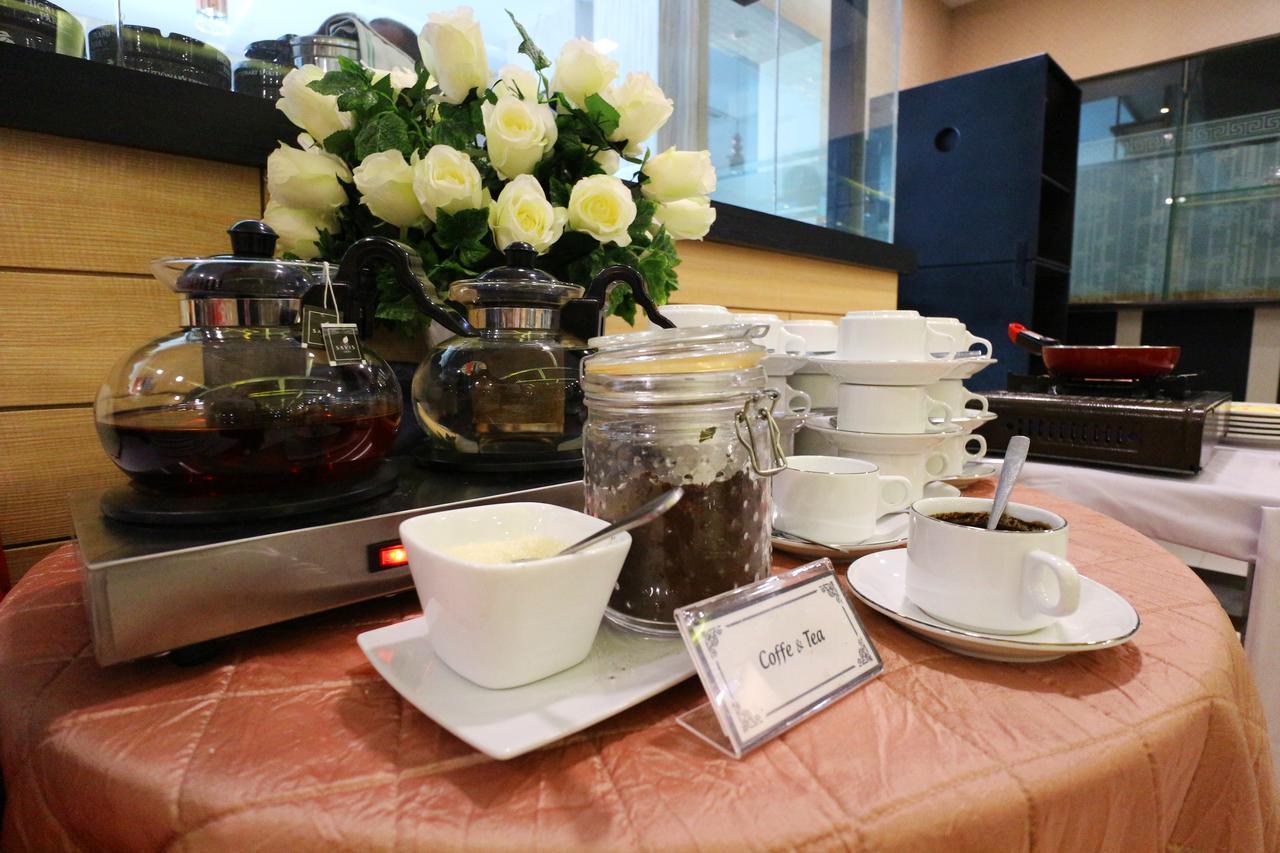 Coins Hotel Джакарта Екстер'єр фото